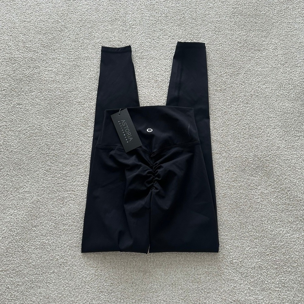 NWT Women's Astoria Ruched Legging size Small in Black